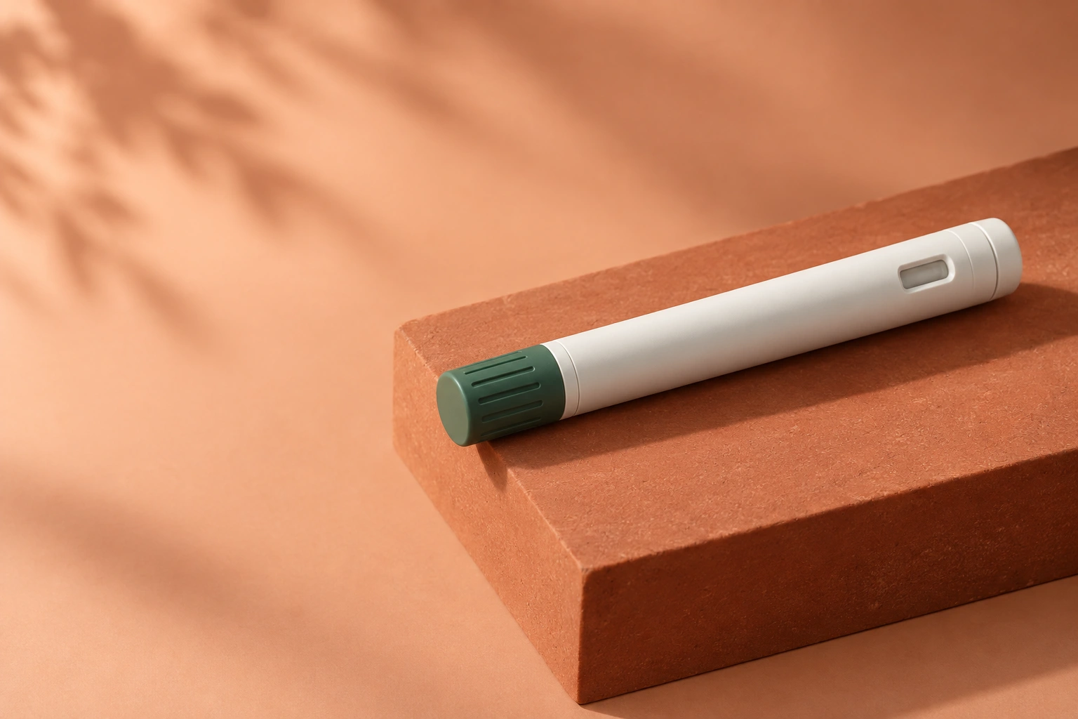 Illustration of an unbranded, capped injection pen